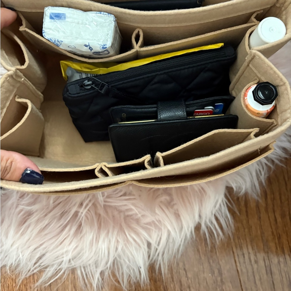 CHANEL Black Leather Bucket Bag - Picture 15 of 16
